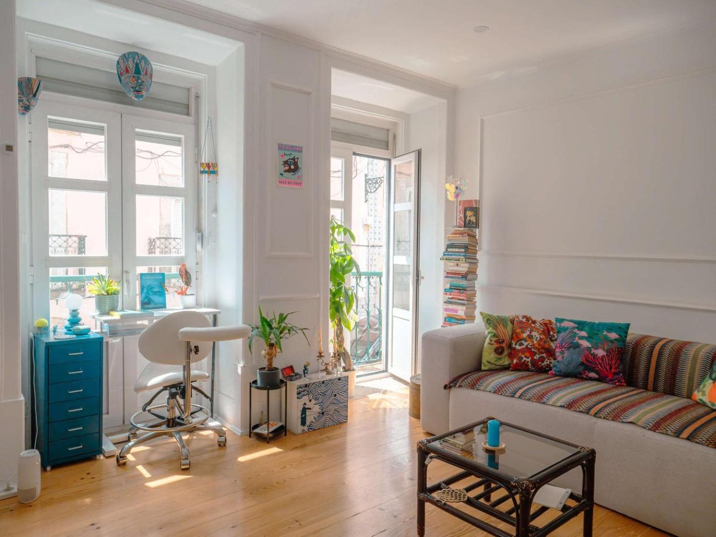 Charming 1br With Terrace Praca Flores | By Airnest Lisboa