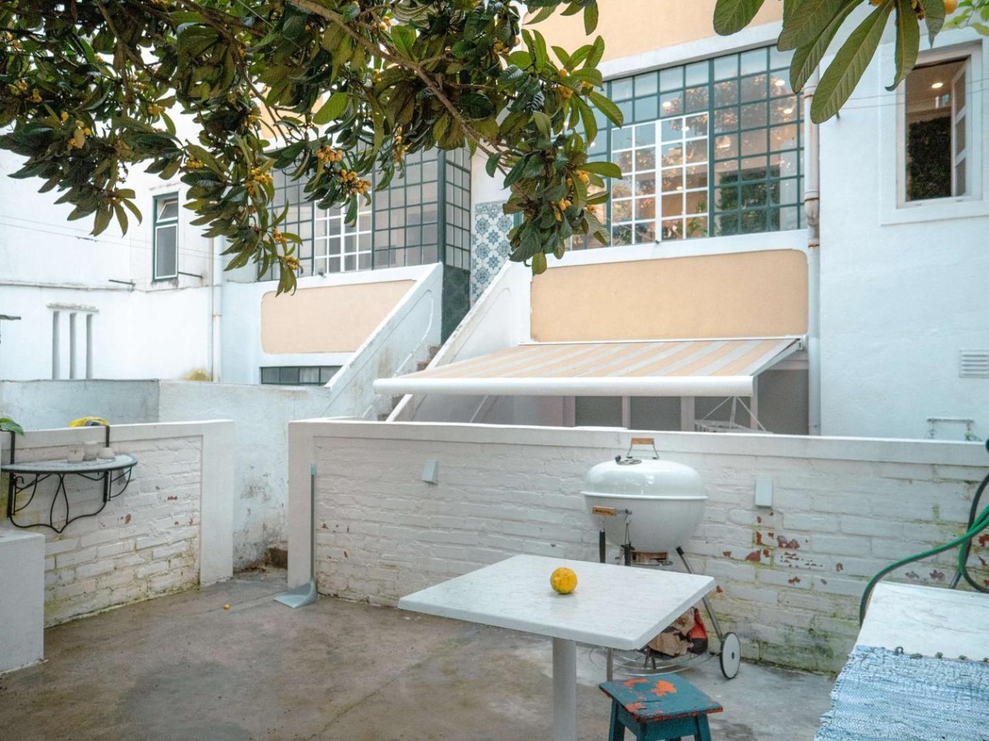 Charming 1br With Terrace Praca Flores | By Airnest * Lisboa