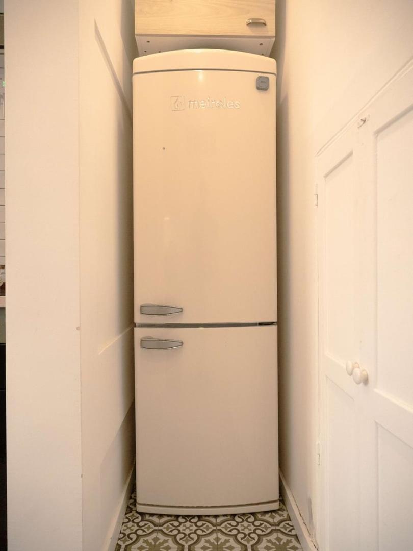 Charming 1br With Terrace Praca Flores | By Airnest * Lisboa